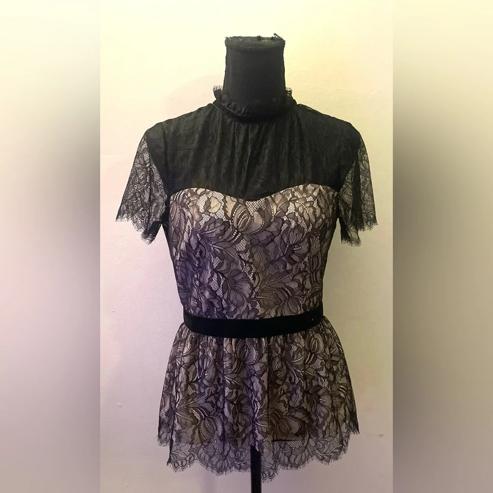 White House Black Market- Elegant Black Lace Top Size‎ 8